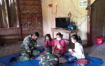 Begini Semangat Belajar Anak Jatimulyo Bersama Anggota Satgas TMMD Bojonegoro 